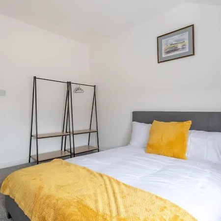 Lovely 2 Bed Close To Centre Bradford (West Yorkshire)